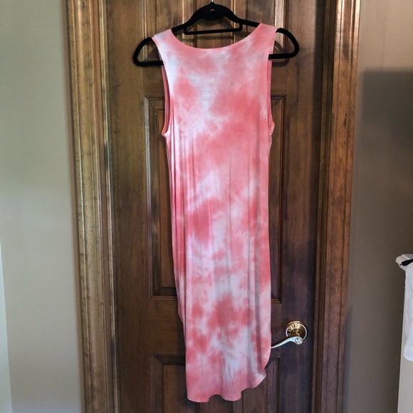 Altar’d State. High low tank. Medium. - Picture 2 of 2